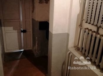 Ремонт цоколя здания и холла парадного.