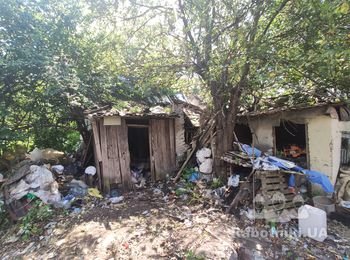 Расчистить участок от мусора и демонтаж постройки