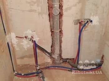 Выравнивание полов + стяжка санузлов и балкона, 52 м2 + 9 м2
