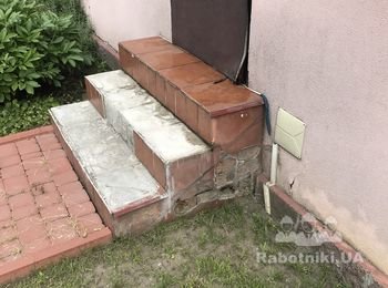 Положить плитку на ступеньках
