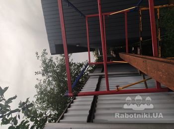 Установка водосточки, закончить фасад с профнастила