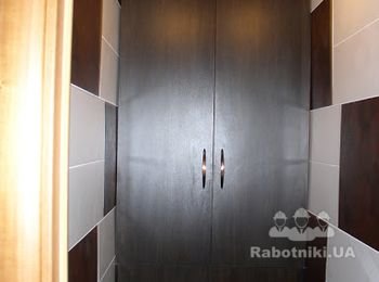 Полочки , сантехнический шкафчик