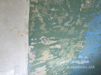 Удаление краски 90х годов с бетонных стен в квартире 25 кв.м.