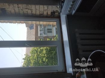 Штукатурка откосов одного кухонного окна и установка подоконника
