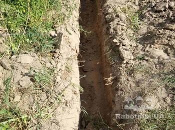 Доработать лопатой траншею после экскаватора. Чабаны-Хотов