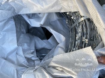 Монтаж ягозы , на забор !