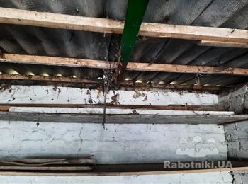 Заменить крышу в гараже+ полки +проводка