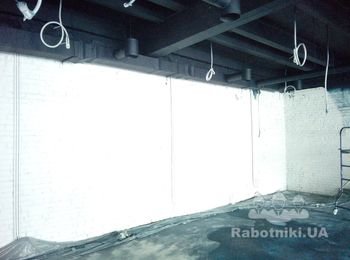 Повесить осветительные приборы