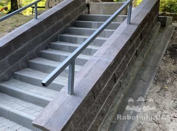 Нужна бригада строителей для монтажа лестц