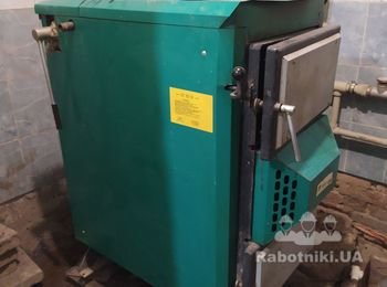 Вынести тяжелый котел из подвала во двор