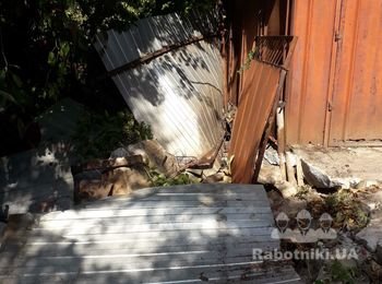 Востановление угла забора после дтп, и ремонт ворот