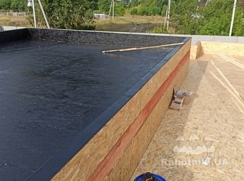 Разуклонка из дерева на плоских крышах.