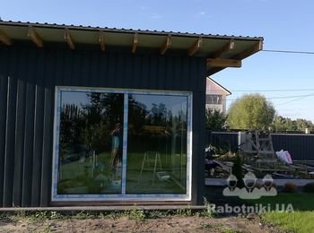 Подшива свесов крыши и потолка