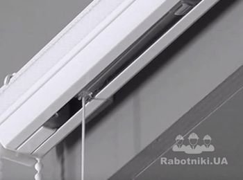 Монтаж карниза для римской шторы на оконный проем