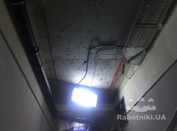 Подшить потолок армстронг в подъезде новостроя