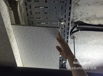 Подшить потолок армстронг в подъезде новостроя