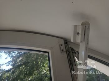 Замена крепления форточки с дистанционным открытием