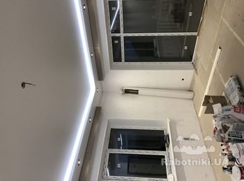 Монтаж багет на потолок , монтаж молдингов на стены. Помещение 60 кв/м