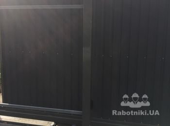 Мурування стовпців з цегли ручної формовки