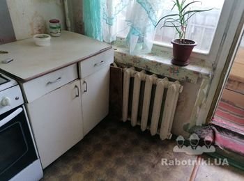 Врезать краны в батареи и отвести обводную трубу (4 батареи)