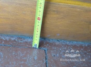 Облицовка цоколя небольшого дома
