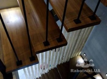 Лестница на металлокаркасе