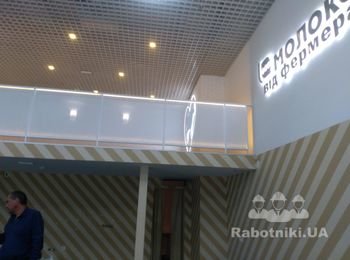 Установить стеклянные перегородки