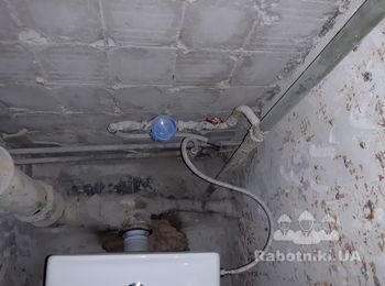 Сантехнические работы (демонтаж труб, переваривание стояков)