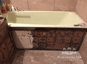 Частичная укладка плитки в ванной и туалете + потолок