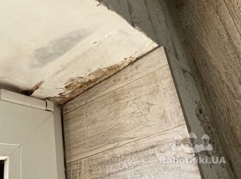 Ремонт стен и пола в входной группе из квартиры на балкон