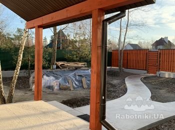 Укладка камня песчаника на бетонное основание. Залито ровно .