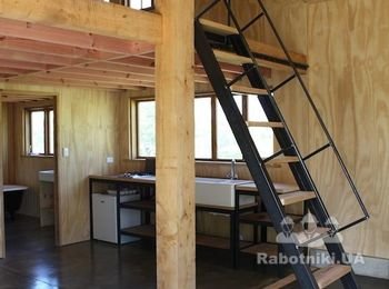 Нужно изготовить лестницу