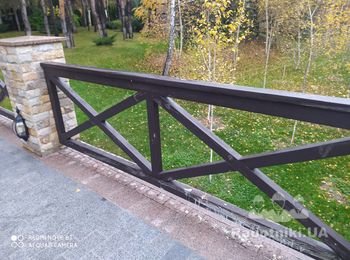 Потрібно зібрати дерев'яні секції