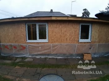 Установка водостока, утепление фундамента