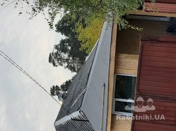 Установка водостока, утепление фундамента