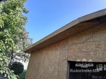 Установка водостока, утепление фундамента