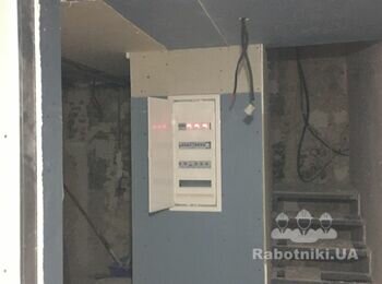100 кв м 1-й этаж, отдельный вход Отделка стен, плитка, пол, паркет
