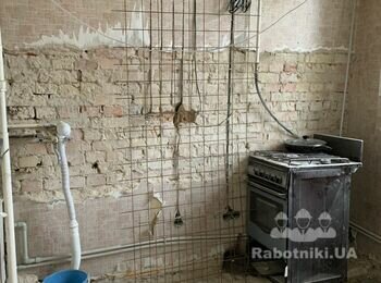 Стяжка пола 13 кв.м; штукатурка стен 35м.кв; укладка плитки
