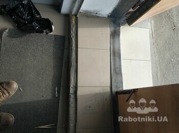 Установить дверь