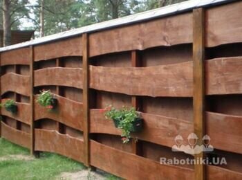 Забор сделать. Деревянный