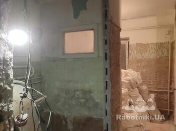 Установить простенки, сделать стяжку.