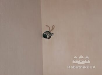 Электромонтажные доделки в комнате