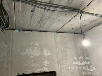 Обустройство откосов на двух входных дверях (Киево - Святошинский)