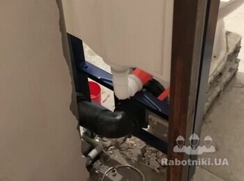 Перегородка и короб в санузле.