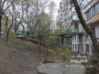 Підсилення пішохідної естакади металоконструкцією