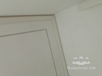 Монтаж полиритан багета фирмы Оракл.