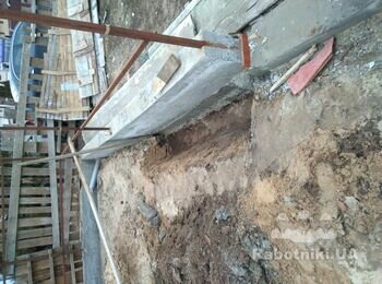 Установка столбиков под забор