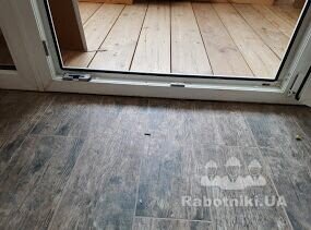 Перемістити дріт по плитці