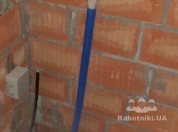 Установить шаровый кран (на трубу REHAU)