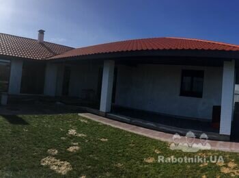 Монтаж водостоків на фасаді